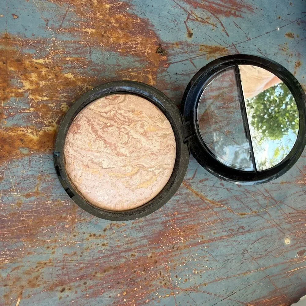 Laura Geller Baked Balance-n-Brighten Color Correcting Foundation FAIR NIB